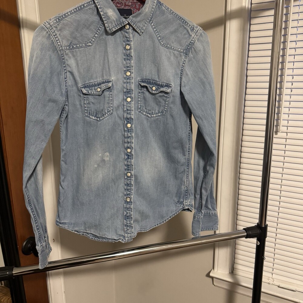 American Eagle Outfitters Womens Chambray Denim Western Pearl Snap Distressed S